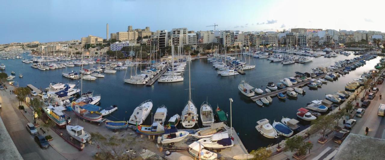 2 Bedroom, And Spacious With Sea View - 2 * Msida