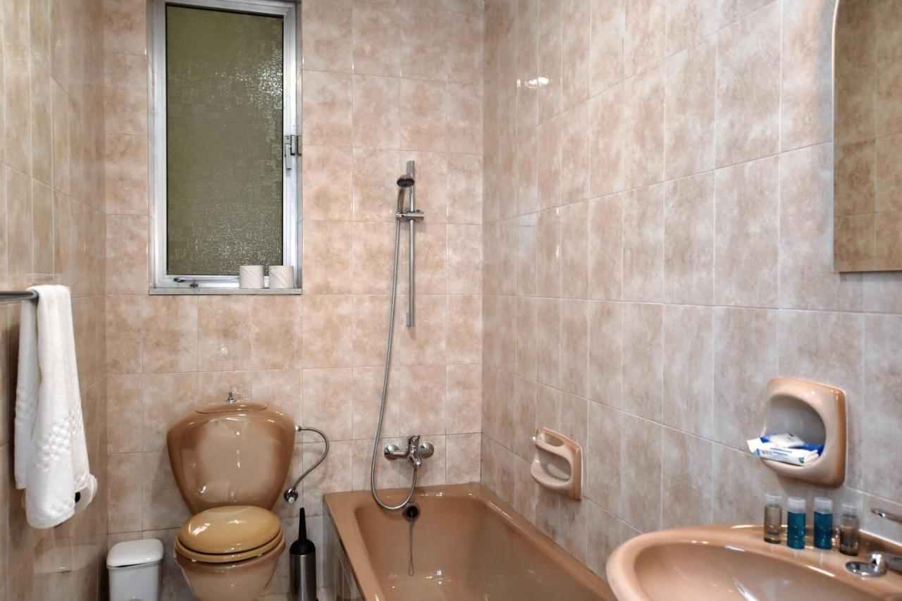 2 Bedroom, And Spacious With Sea View - 2